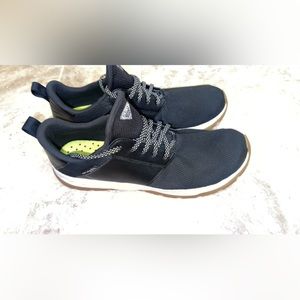 Columbia tennis shoes